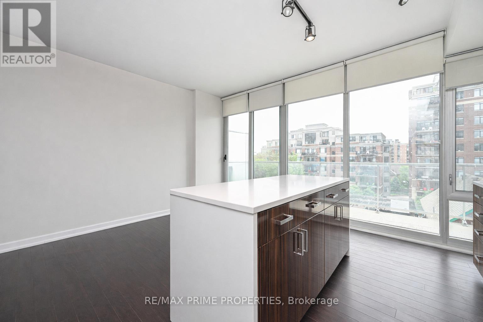 #506 300 LISGAR STREET - 7