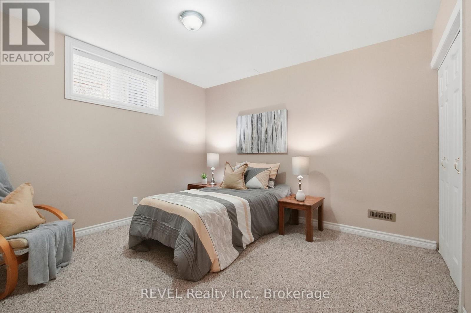 16 PARNELL CRESCENT - 25