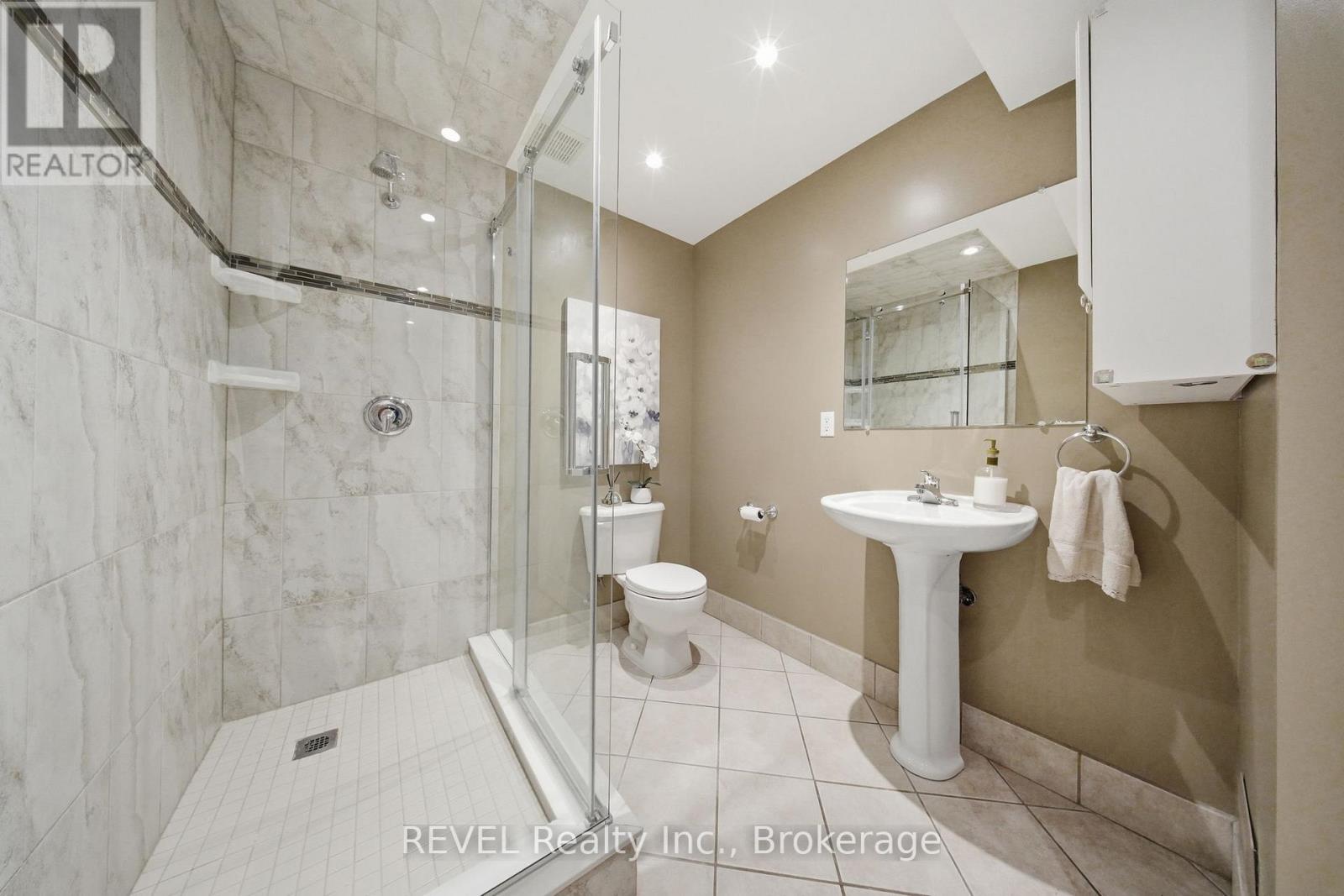 16 PARNELL CRESCENT - 29