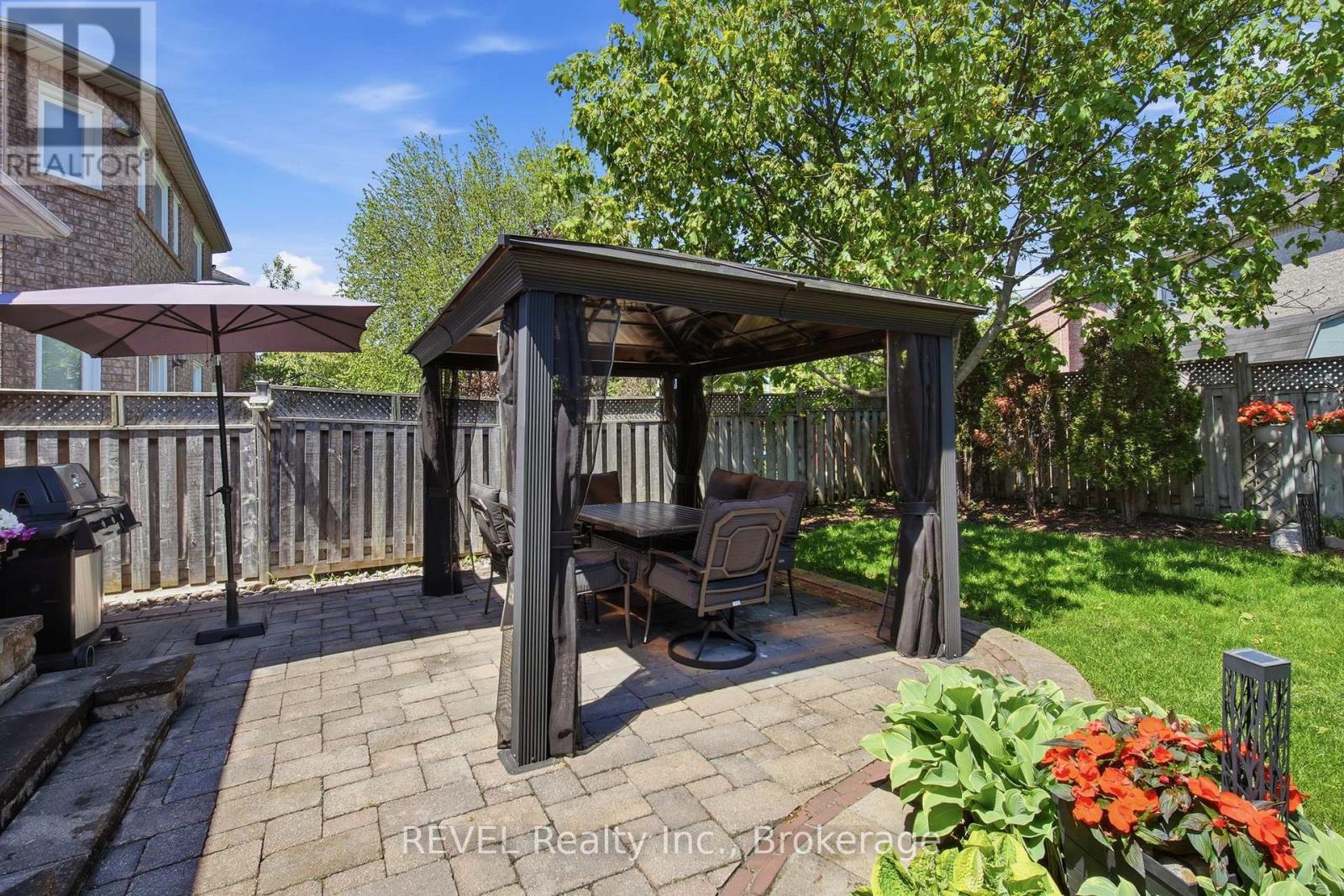 16 PARNELL CRESCENT - 32