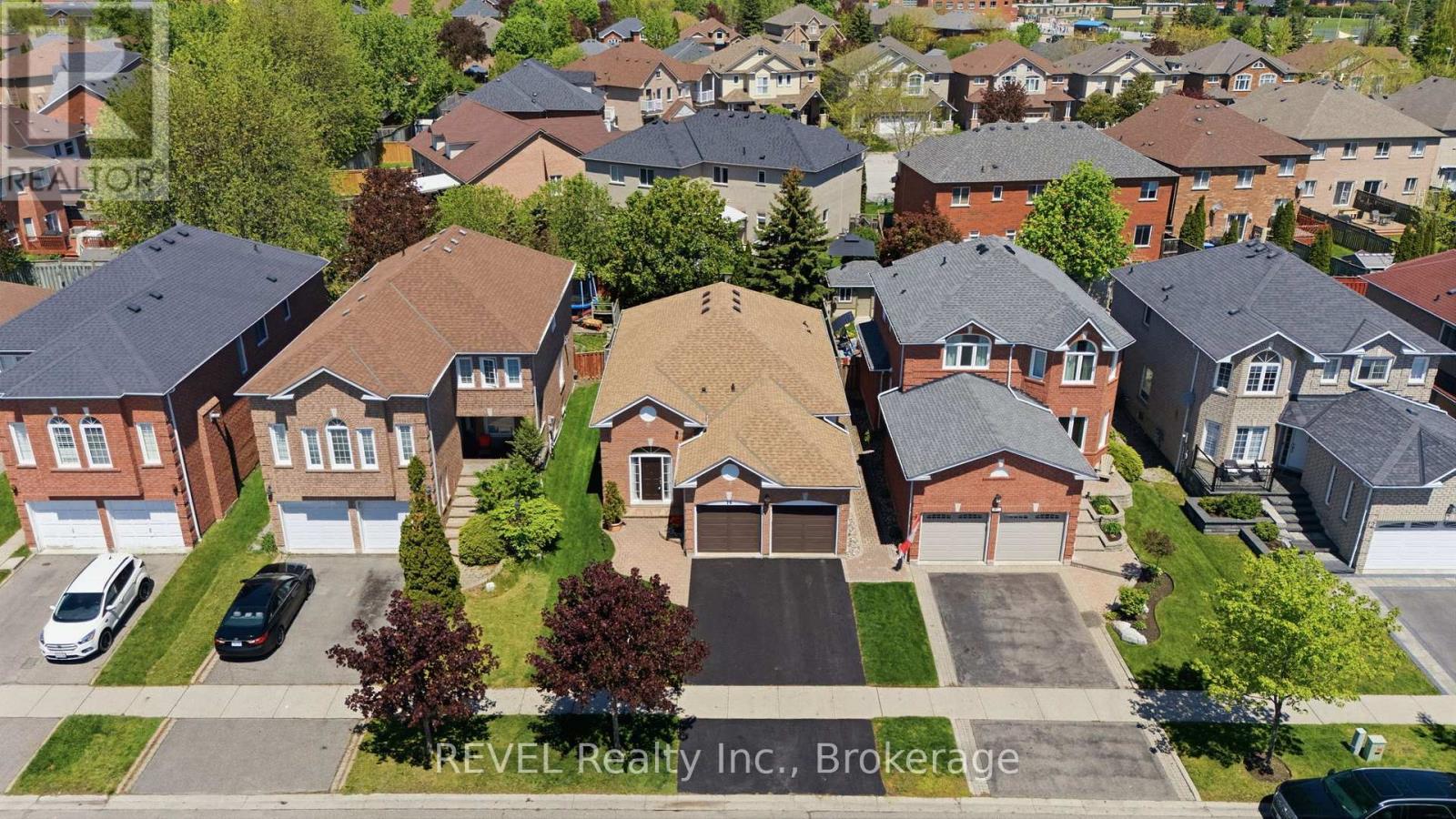 16 PARNELL CRESCENT - 34