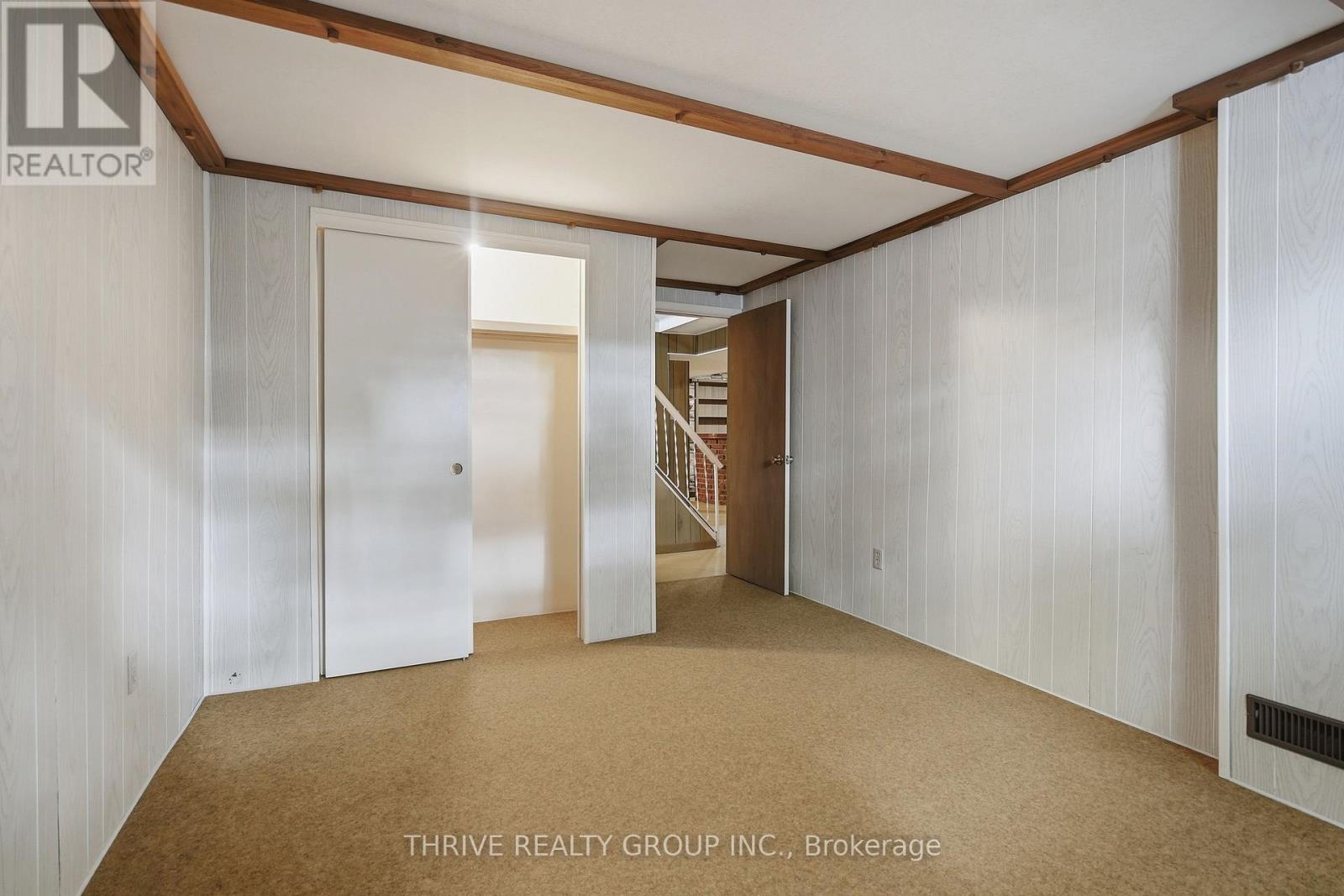 33 BENSON CRESCENT - 33