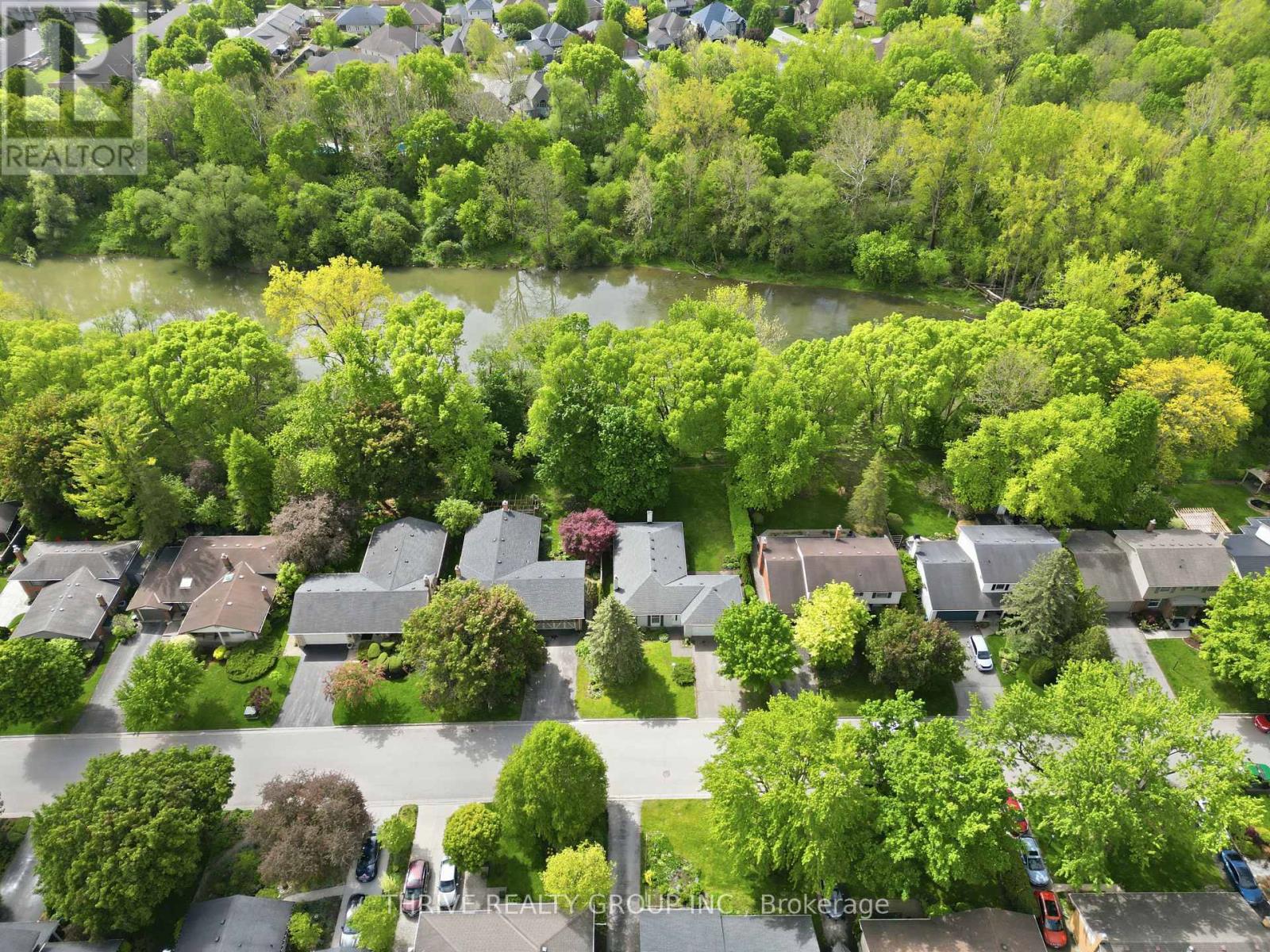 33 BENSON CRESCENT - 5