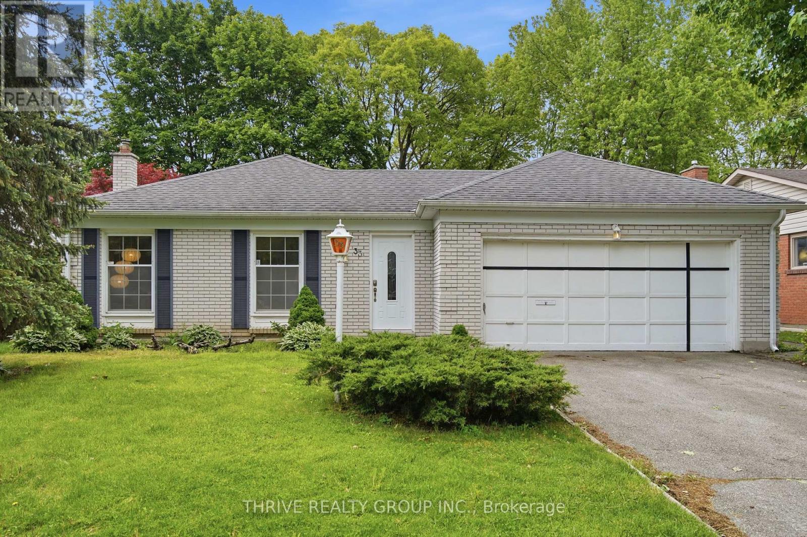 33 BENSON CRESCENT - 8