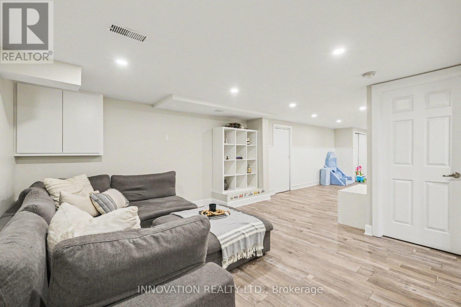 6563 PRINCE OF WALES DRIVE - 23