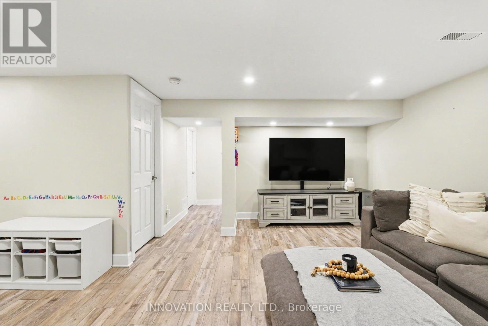 6563 PRINCE OF WALES DRIVE - 24