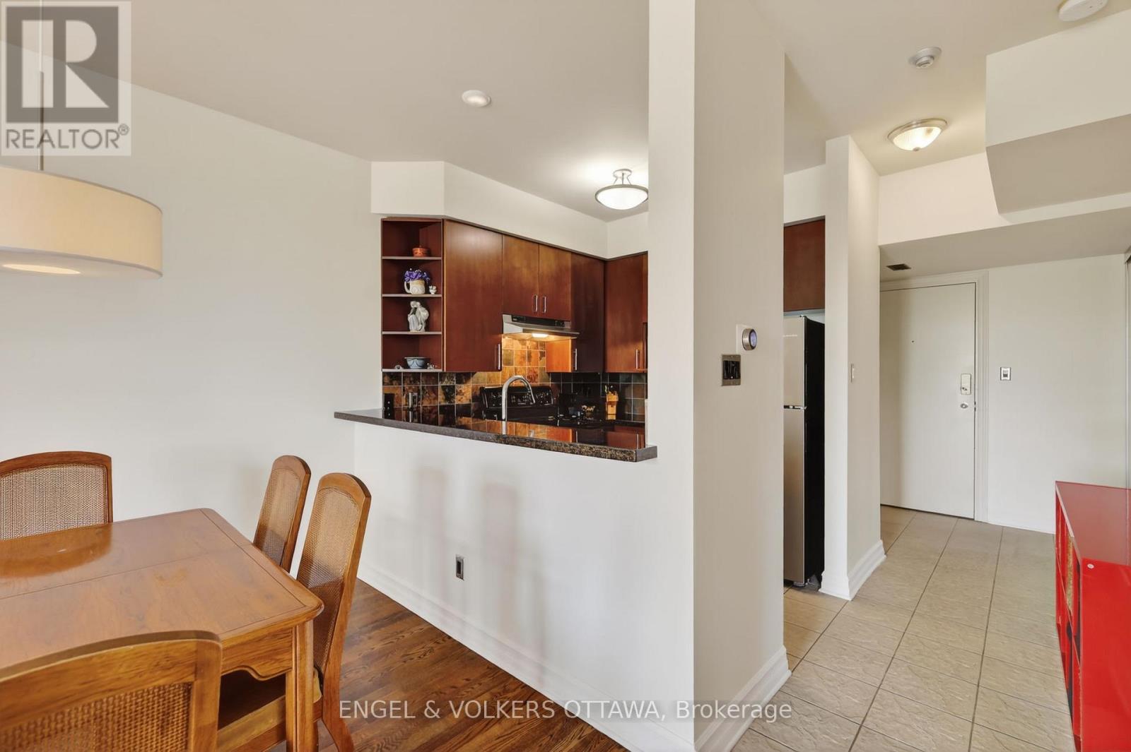 #401 711 CHURCHILL AVENUE - 10
