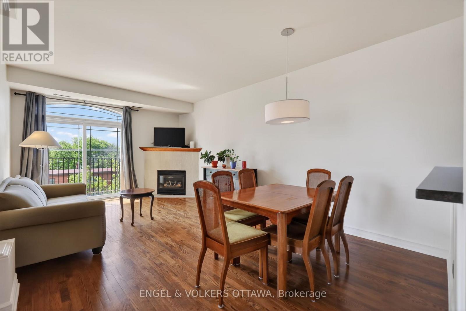 #401 711 CHURCHILL AVENUE - 11