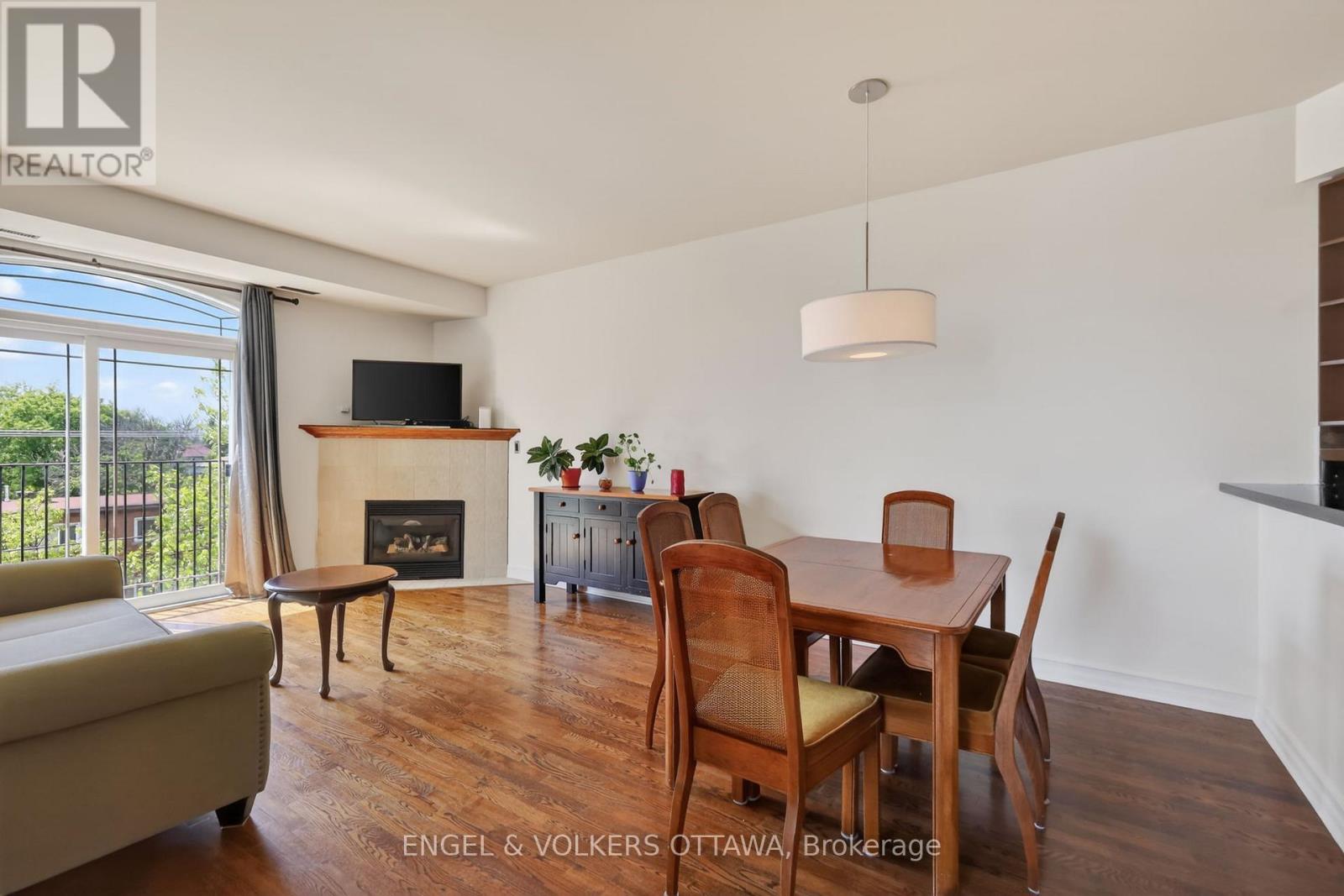 #401 711 CHURCHILL AVENUE - 12