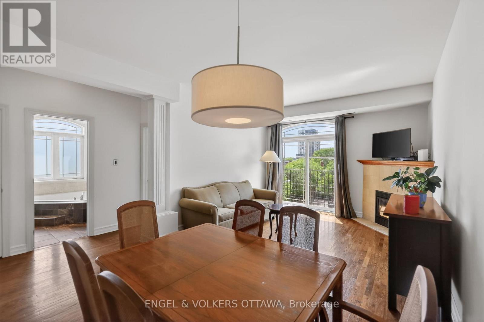 #401 711 CHURCHILL AVENUE - 13