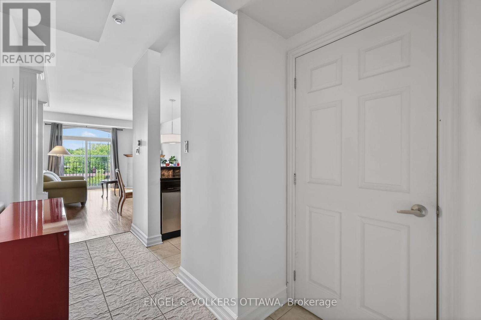 #401 711 CHURCHILL AVENUE - 5