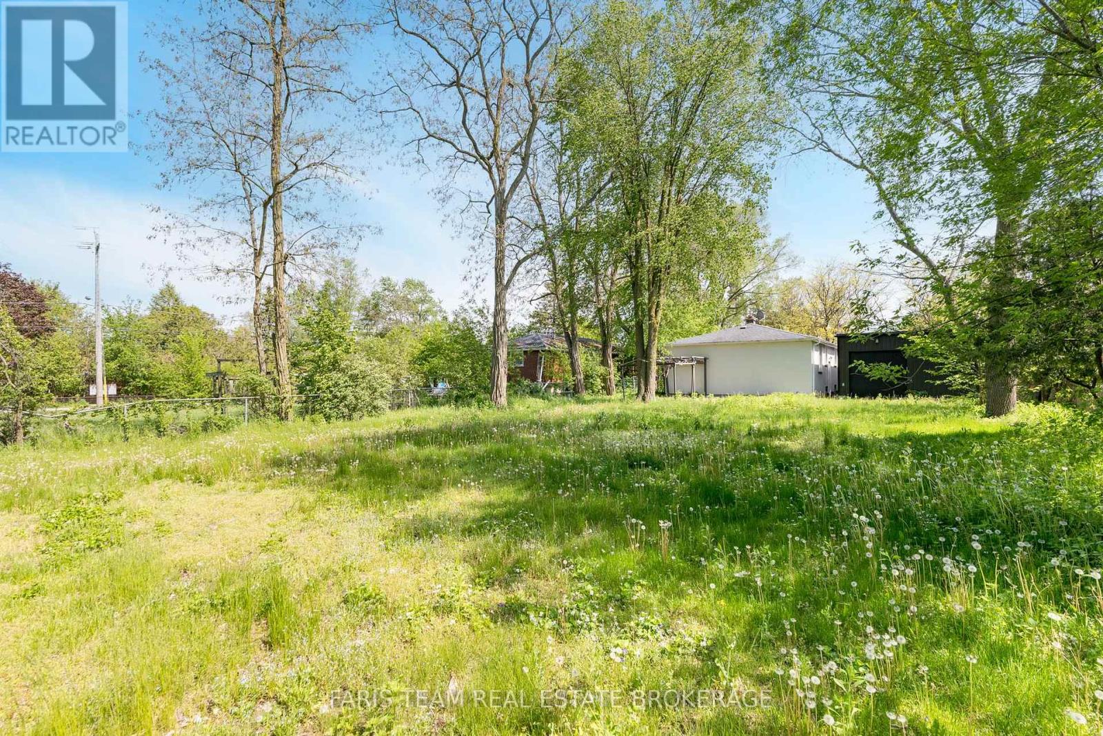 136 ORIOLE DRIVE - 37