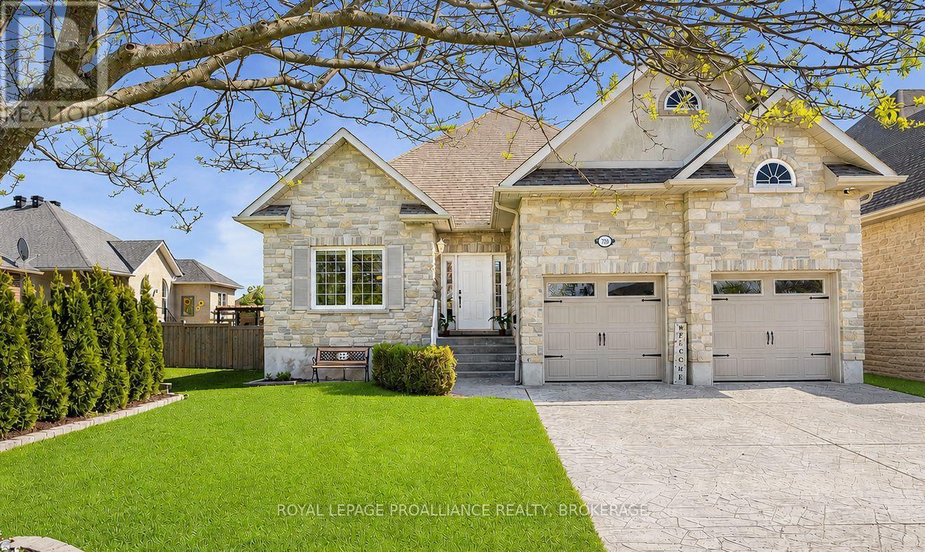730 AMARYLLIS STREET - 1
