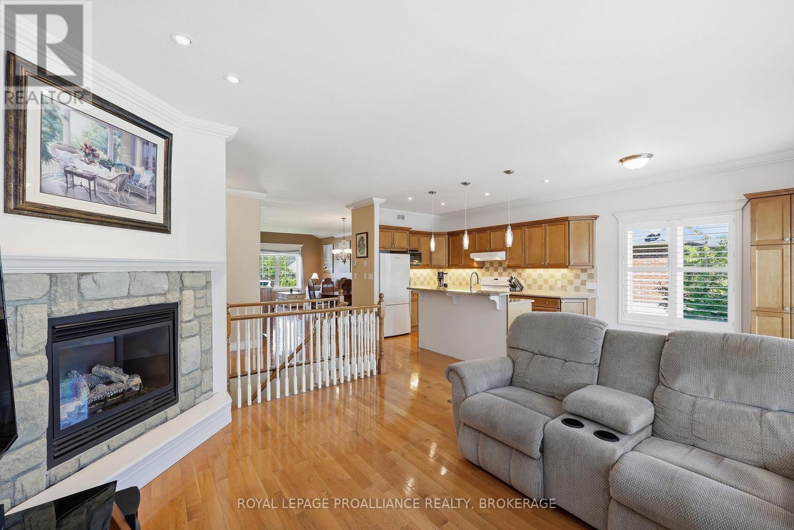 730 AMARYLLIS STREET - 12