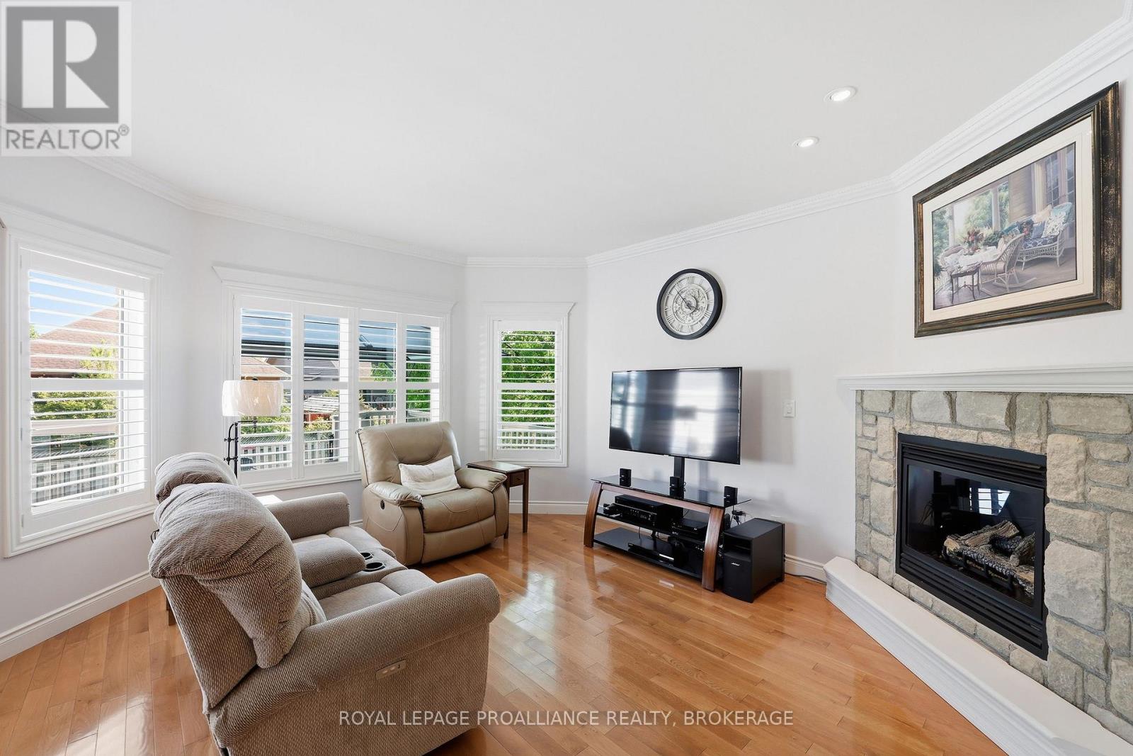 730 AMARYLLIS STREET - 13