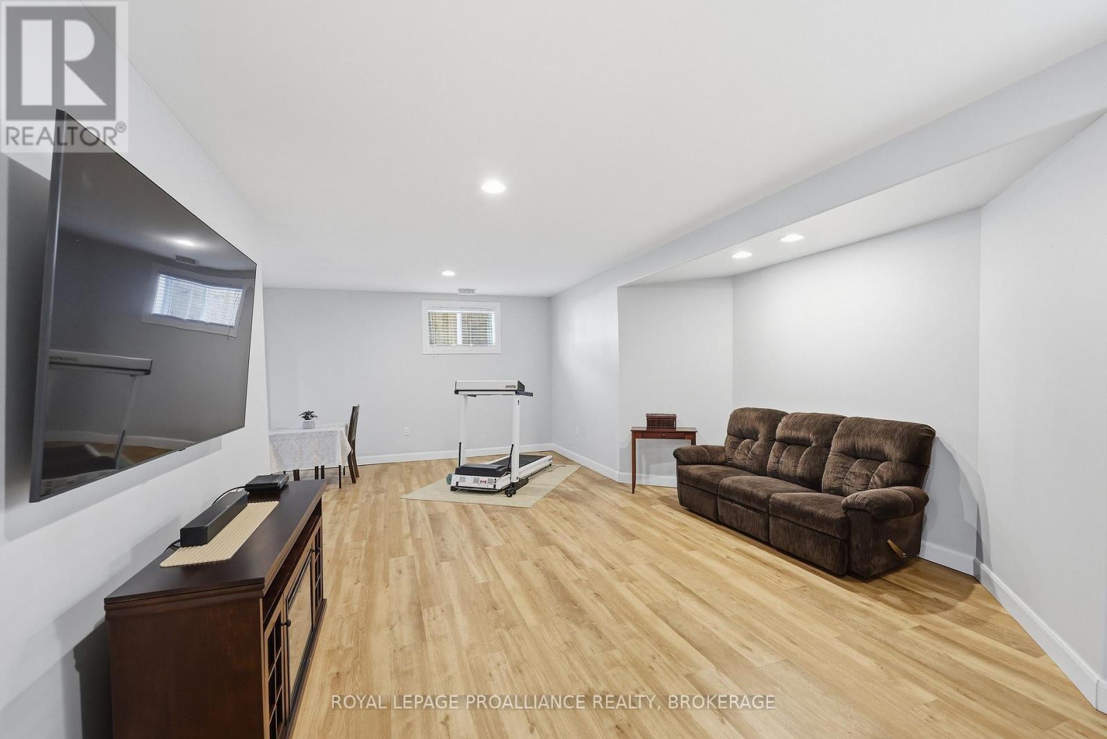 730 AMARYLLIS STREET - 24