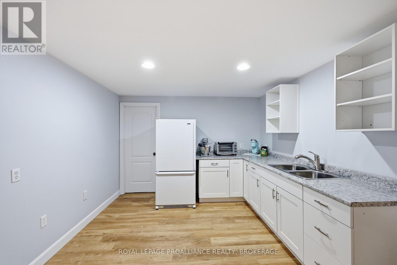 730 AMARYLLIS STREET - 28