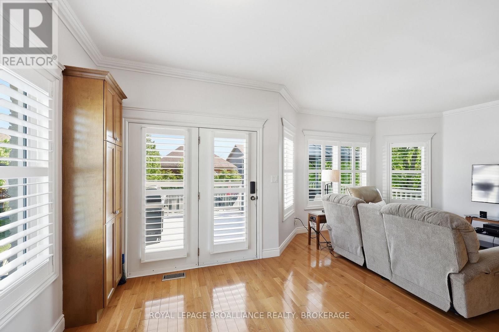 730 AMARYLLIS STREET - 33