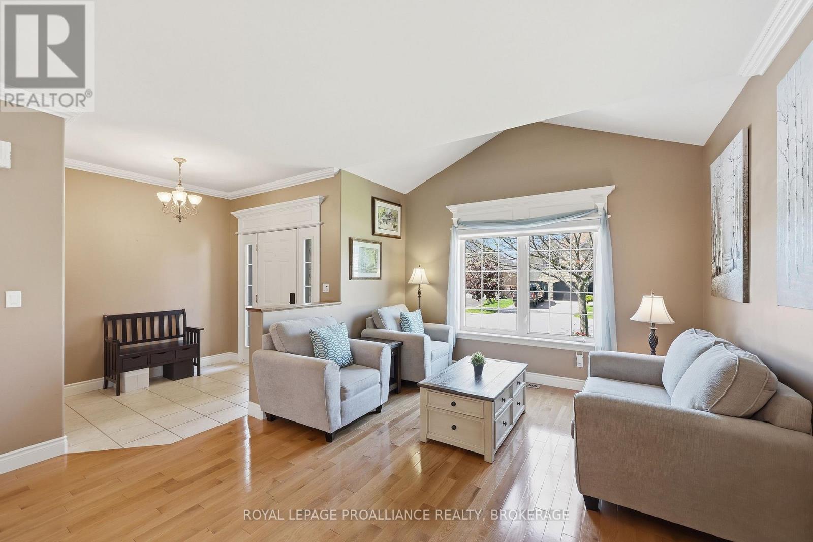 730 AMARYLLIS STREET - 4
