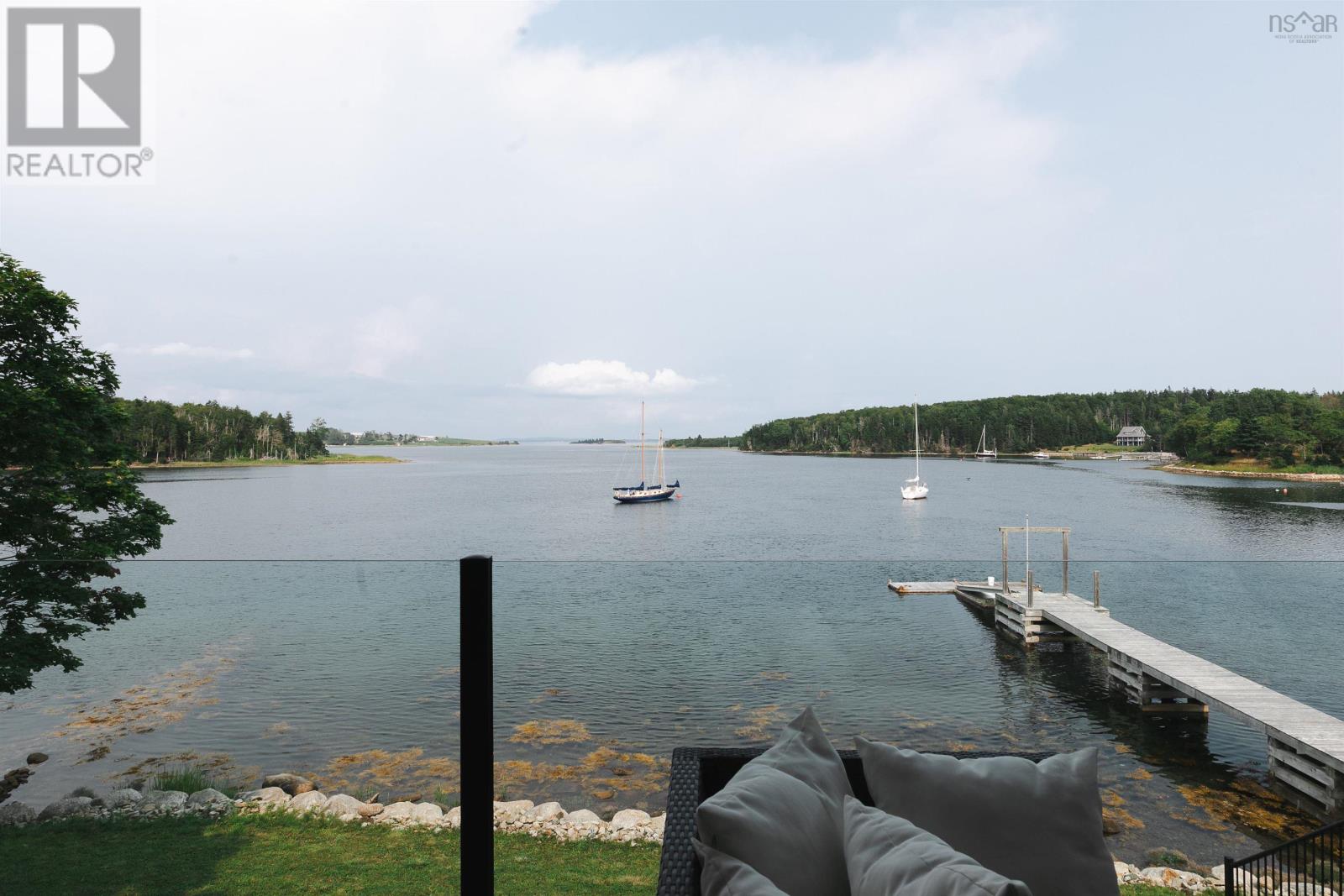 216 Hebb Point Road - 14