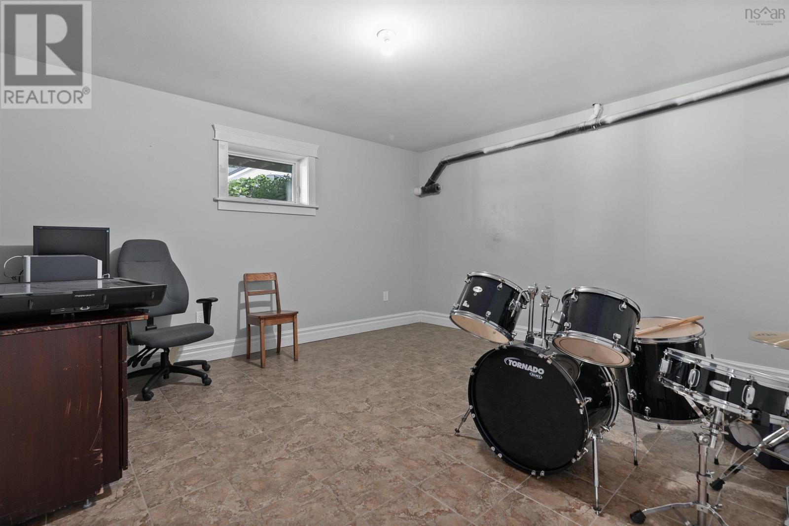 216 Hebb Point Road - 37