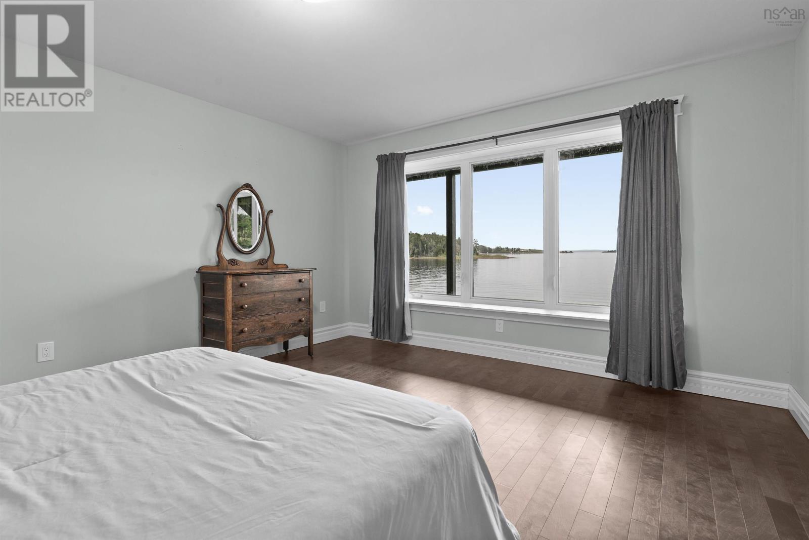 216 Hebb Point Road - 36