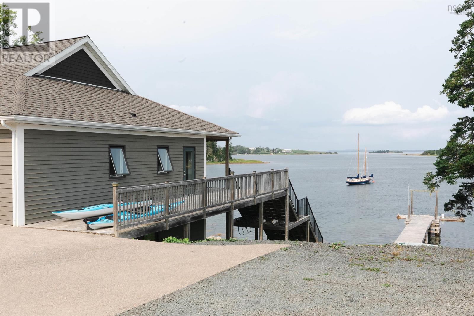 216 Hebb Point Road - 9