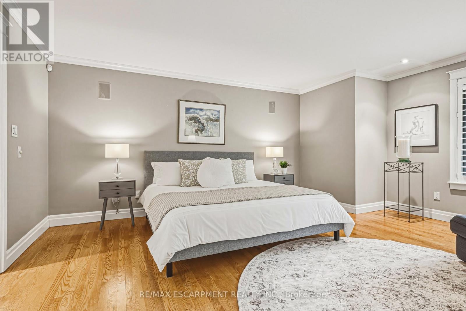 7 COLONIAL CRESCENT - 26
