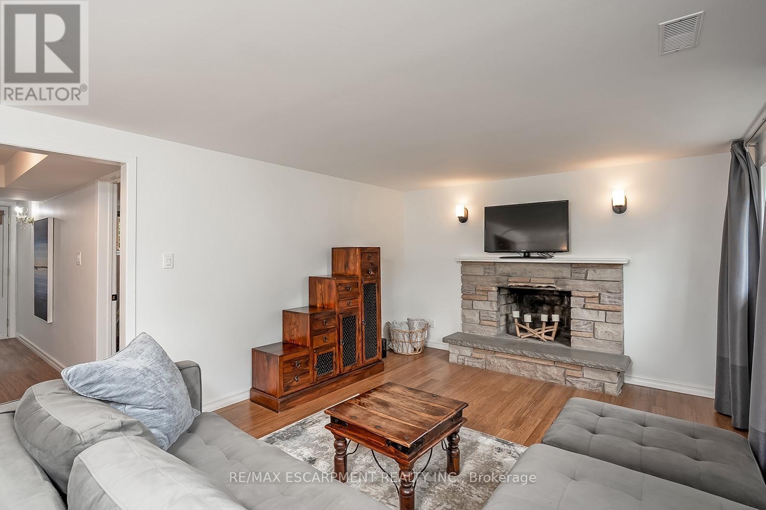406 OAKWOOD DRIVE - 26