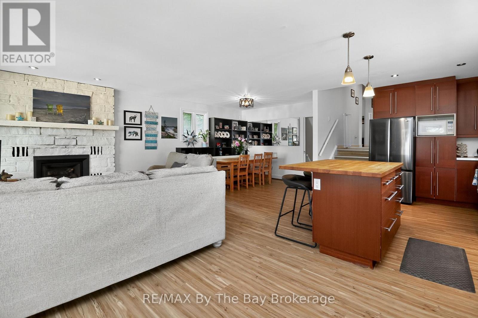342 COASTLINE DRIVE - 17