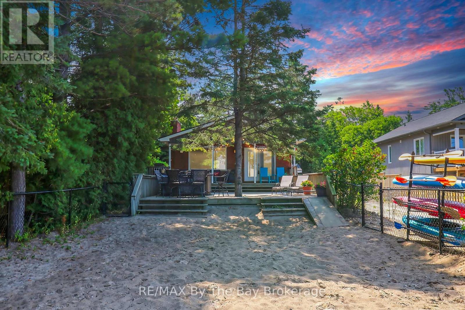 342 COASTLINE DRIVE - 4