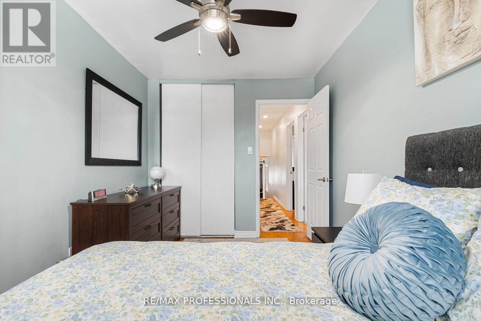 7656 PRIORY CRESCENT - 22