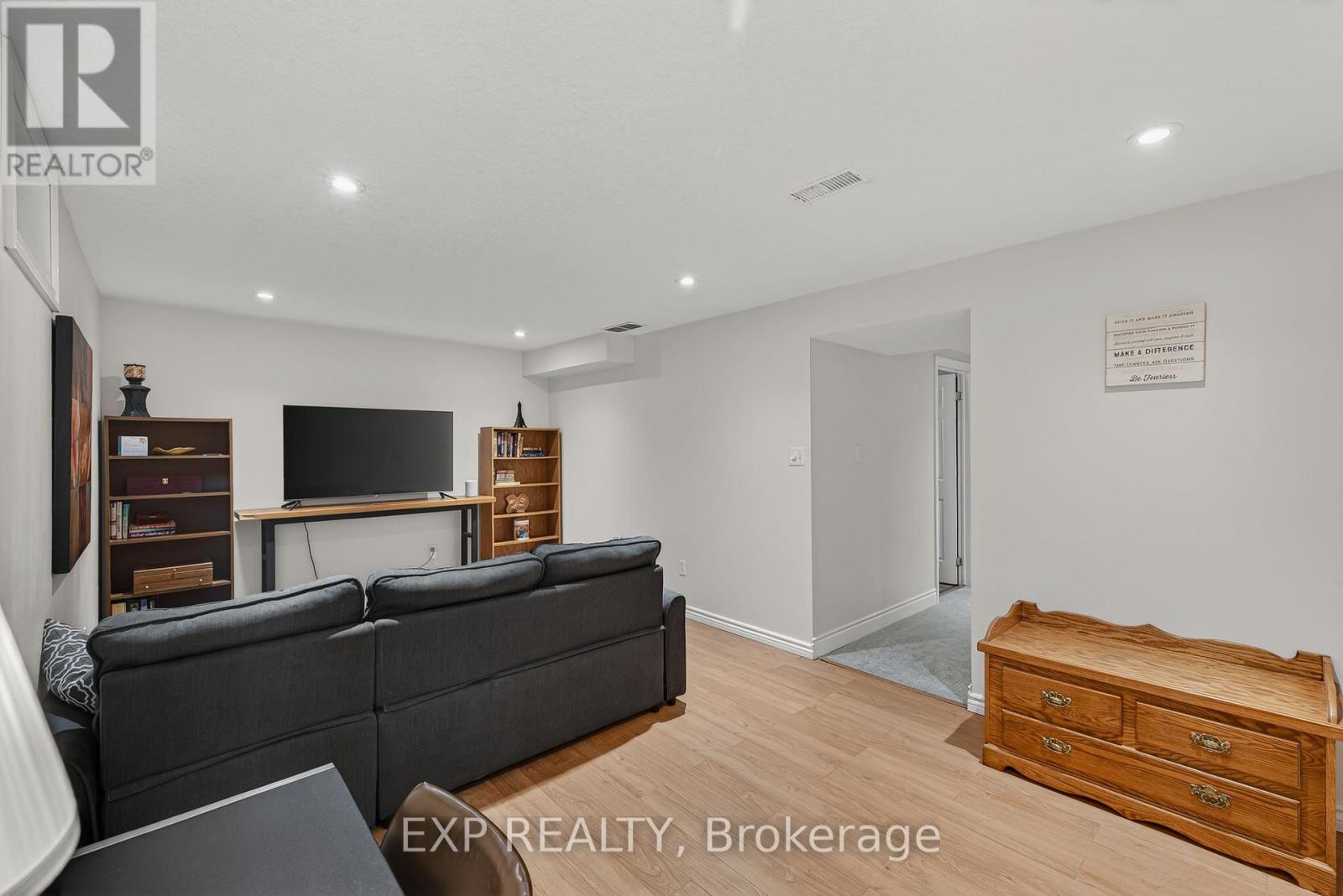 475 ANNAPOLIS COURT - 32