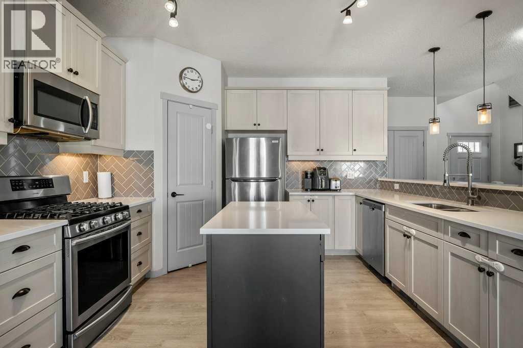 94 Copperpond Street SE - 13