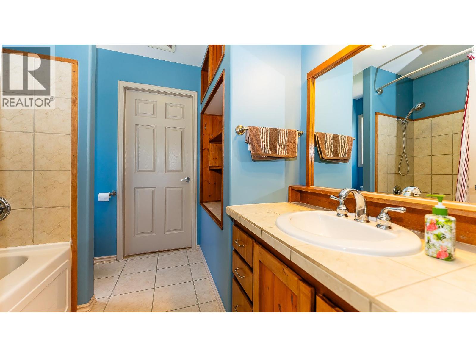 93 Old Sicamous Road - 8