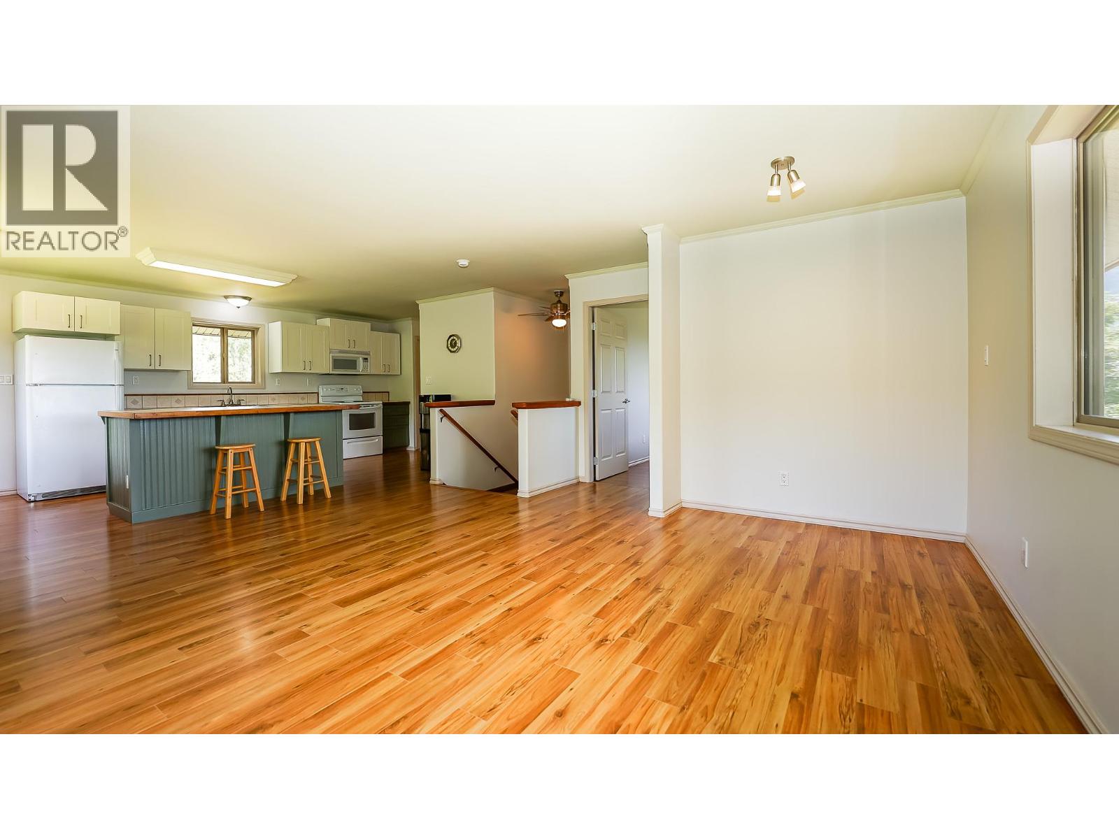 93 Old Sicamous Road - 6