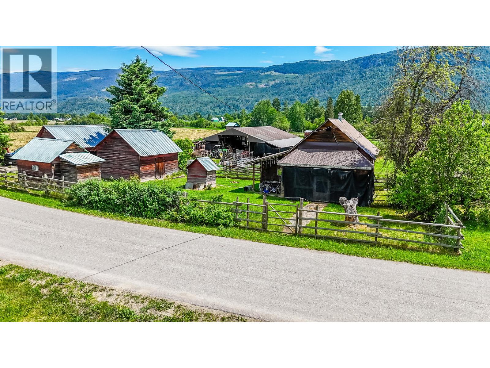 93 Old Sicamous Road - 12