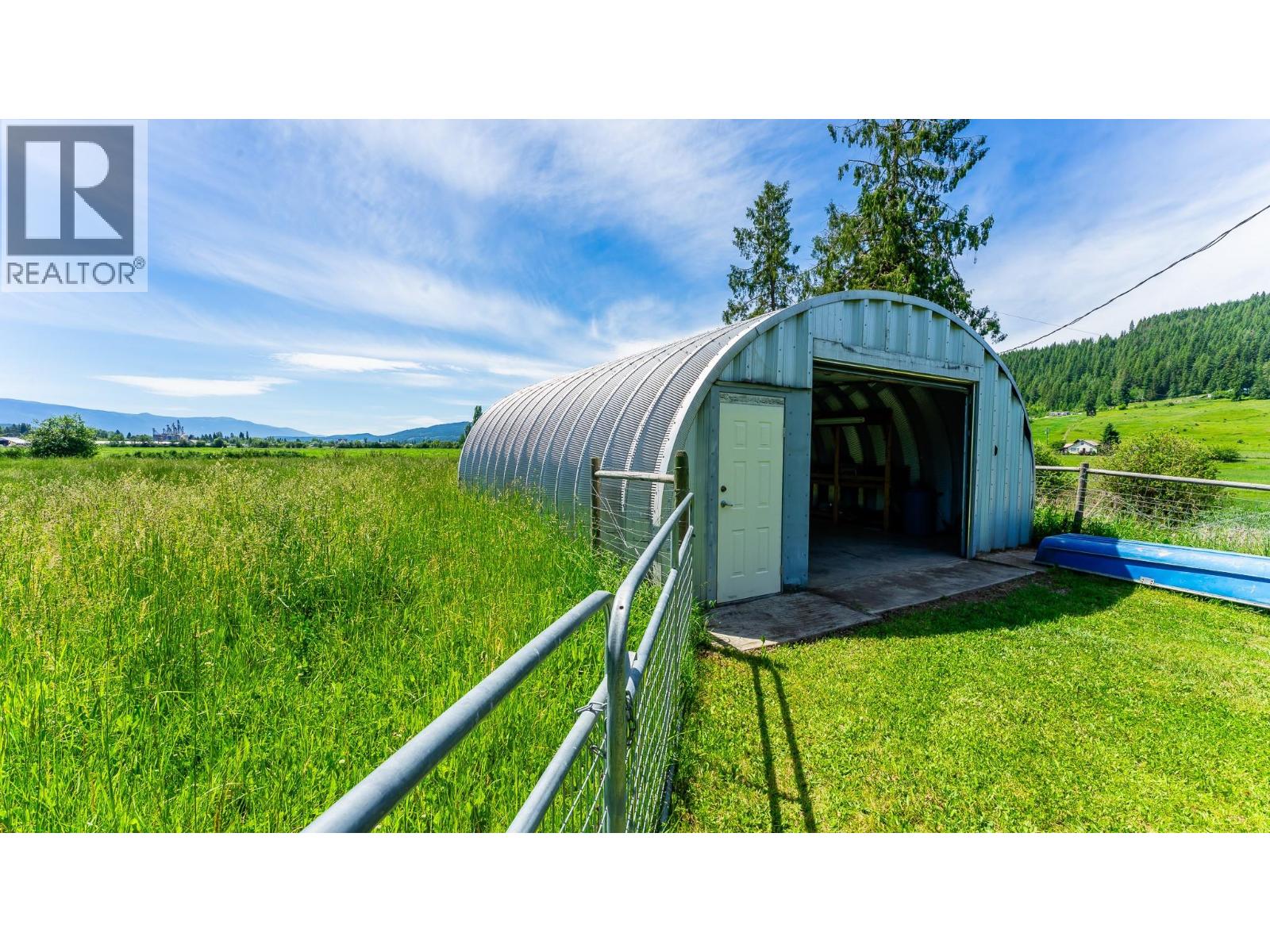 93 Old Sicamous Road - 11