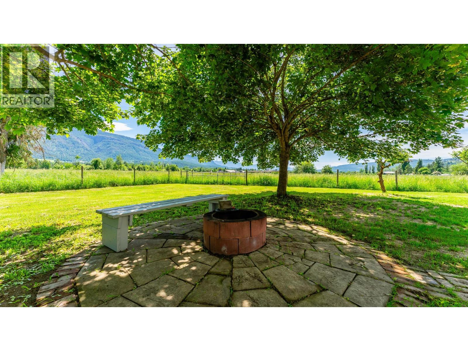 93 Old Sicamous Road - 10