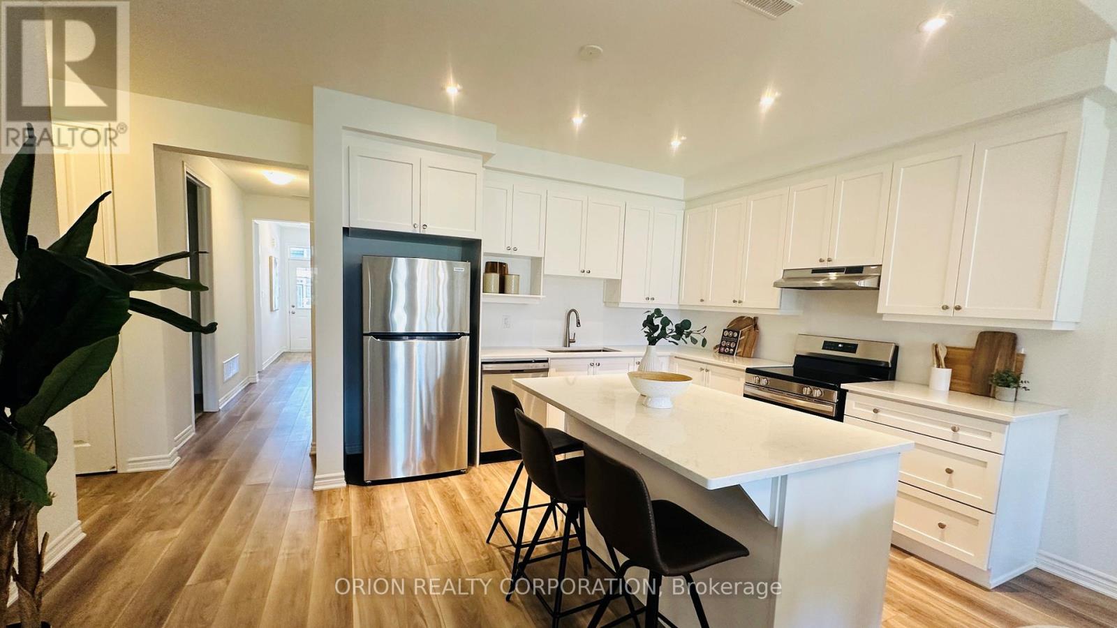 706 SARGEANT PLACE - 3