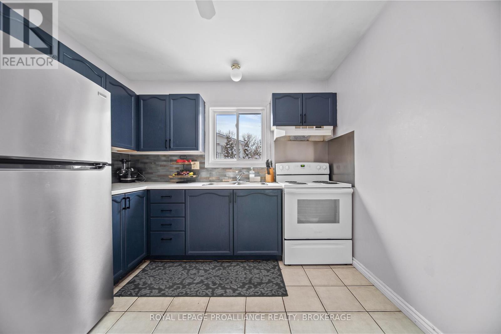 4 BALMORAL COURT - 19