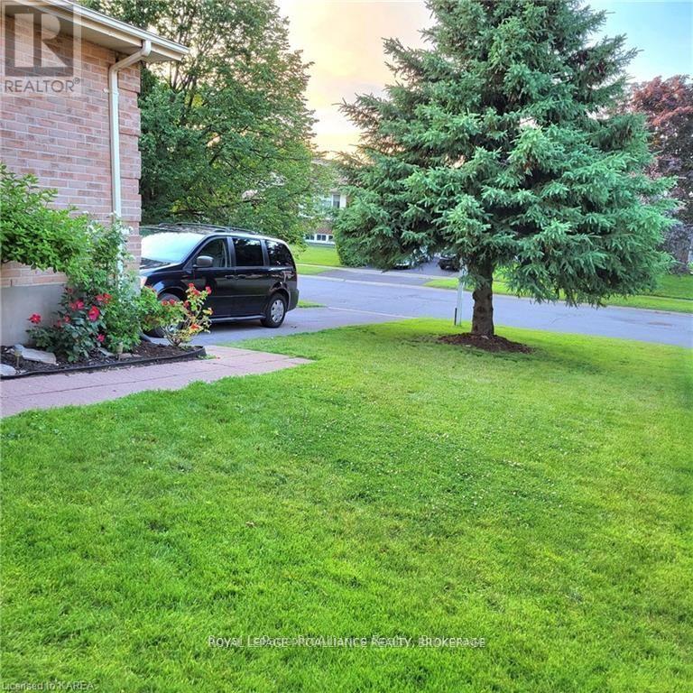 4 BALMORAL COURT - 45