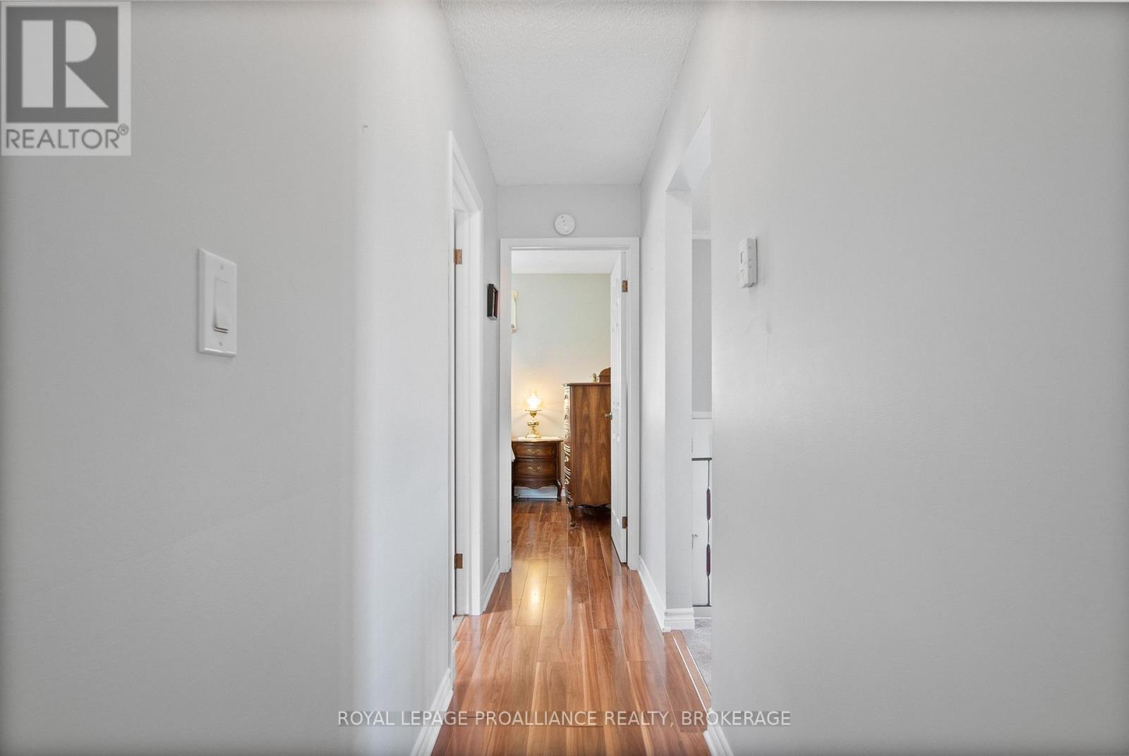 952 KENSHAW STREET - 14