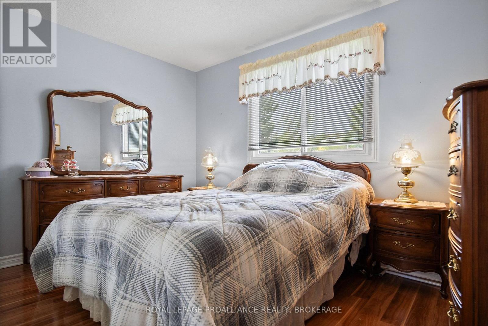 952 KENSHAW STREET - 16