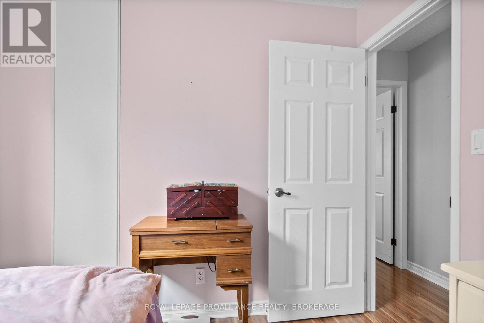 952 KENSHAW STREET - 20