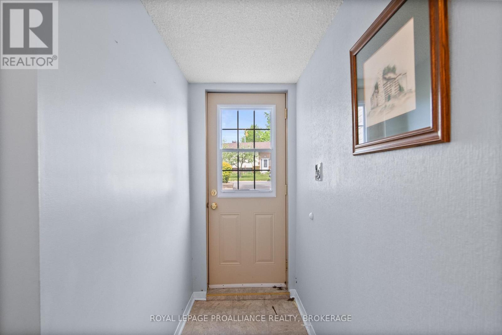 952 KENSHAW STREET - 26