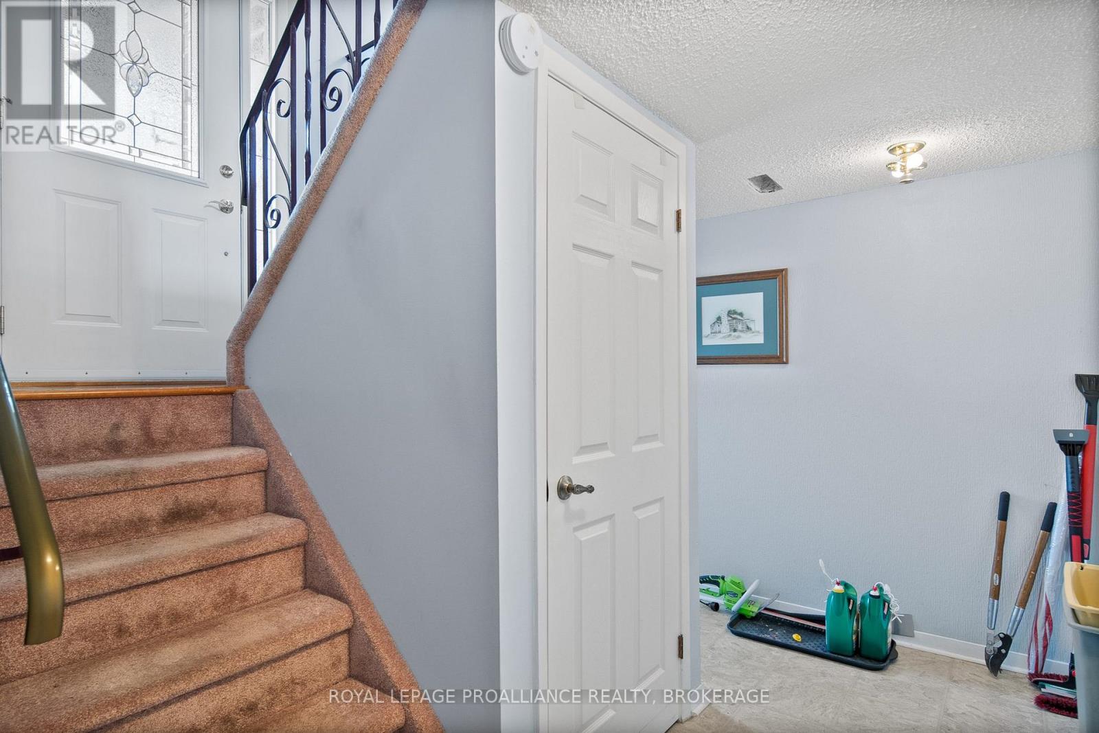 952 KENSHAW STREET - 27