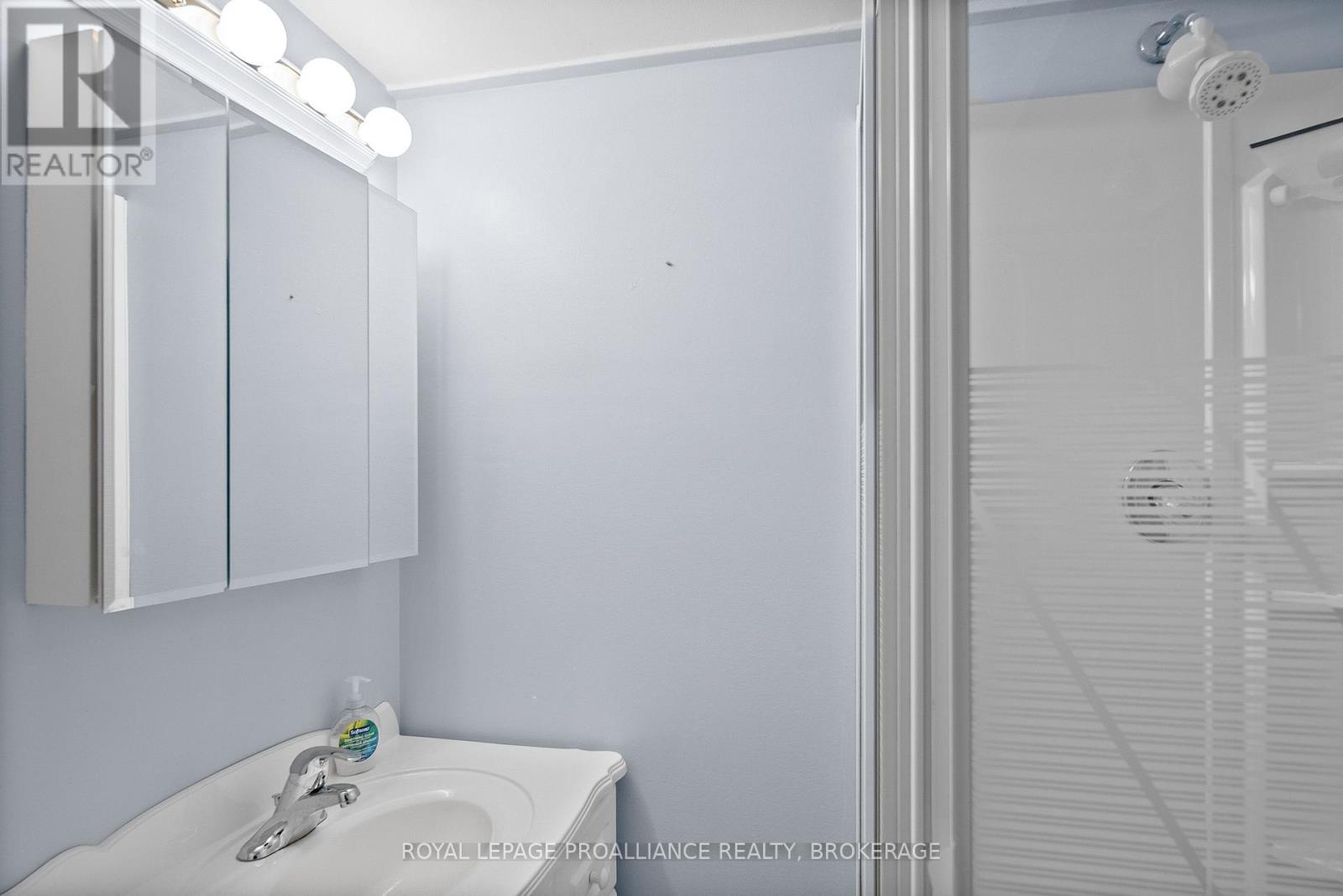 952 KENSHAW STREET - 34