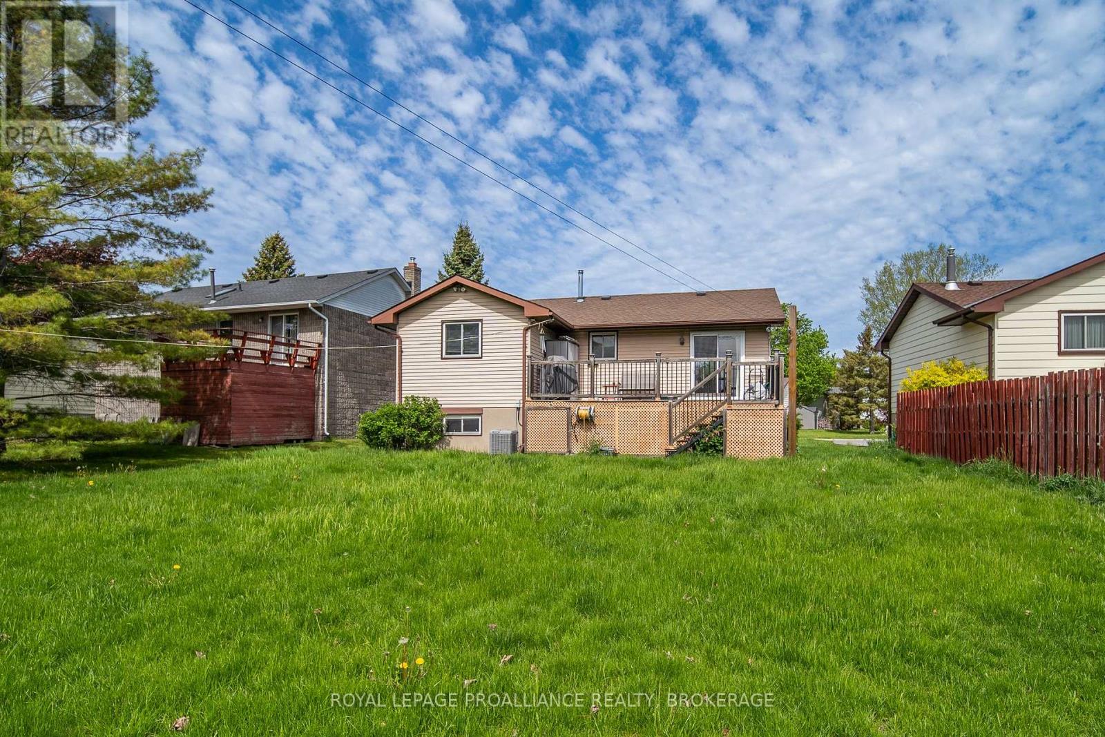 952 KENSHAW STREET - 38