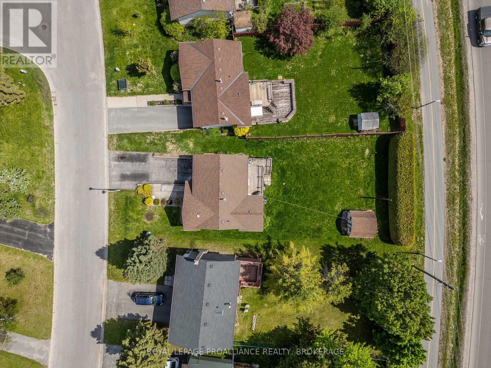 952 KENSHAW STREET - 44